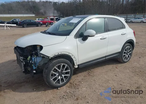 2016 Fiat 500X Trekking Plus z USA, uszkodzony, nr VIN ZFBCFYET4GP378064